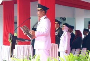 Bupati Setyo Wahono Pimpin Upacara Hari Pahlawan Di Alun-alun Bojonegoro