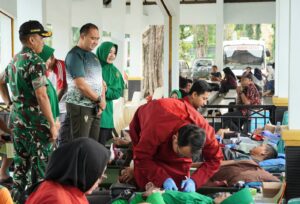 Sambut HUT Ke-80 Persit KCK, Kodim Bojonegoro Gelar Donor Darah Dan Layanan Kesehatan Gratis