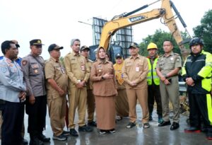 Tiap Hari Dilalui Kendaraan Berat, Kini Jembatan TBB Diportal Oleh Pemkab Bojonegoro
