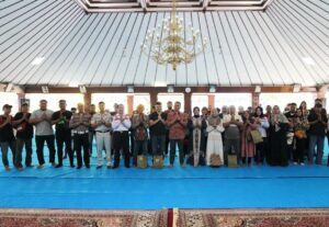 Bupati Dan Wakil Bupati Bojonegoro Berangkatkan Warga Yang Kembali Ke Tempat Perantauan