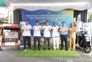 Pemkab Bojonegoro Bersinergi Dengan PLN Resmikan Charging Station