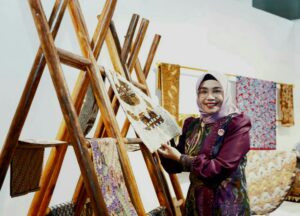 Cantika Wahono Promosikan Wastra Dan Kriya Unggulan Bojonegoro Dalam Road To INACRAFT Festival 2026
