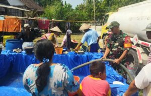 Kodim Bojonegoro Gerak Cepat Salurkan 16 Ribu Liter Air Bersih Untuk Warga Terdampak Kekeringan