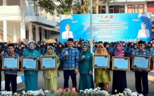 Bupati Bojonegoro Serahkan Penghargaan Sekolah Ramah Anak