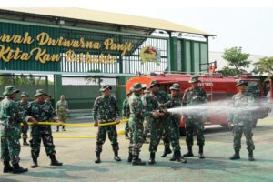 Personel Kodim 0813 Bojonegoro Tingkatkan Skill Padamkan Kebakaran
