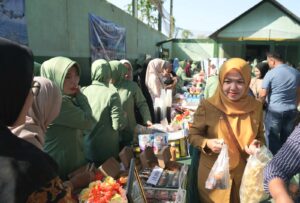 Sambut HUT Ke-81 TNI, Kodim Bojonegoro Gelar Bazar Murah Untuk Rakyat