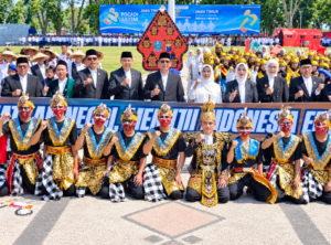 600 Santri Persembahkan Tari Kolosal Di Alun-Alun Bojonegoro Dalam Peringatan Hari Santri Ke-12