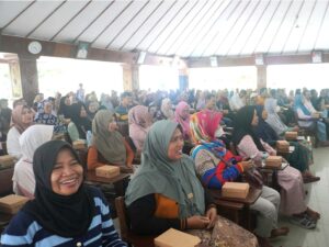 1.549 Calon Penerima Bantuan Usaha Ekonomi Produktif Ikuti Sosialisasi UMKM Bojonegoro Naik Kelas